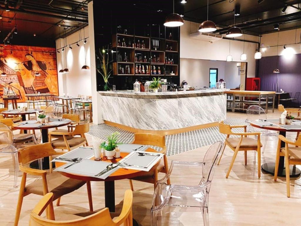 Surestay By Best Western Iconic Suvarnabhumi Bang Bo Buitenkant foto